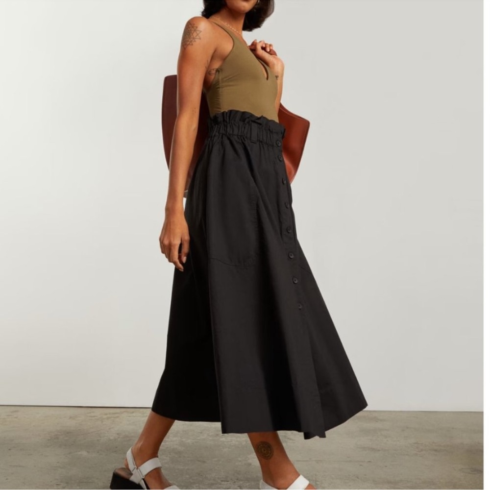 Everlane The Easy Button-Front Skirt in Black - Picture 2 of 11